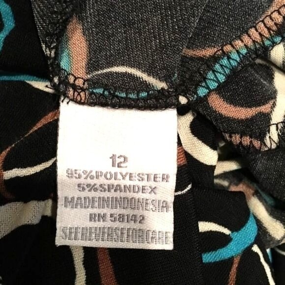 Maggy Boutique Fit & Flare Dress Black Multicolored Pleated Waist V-Neck Sleevel - Picture 5 of 6